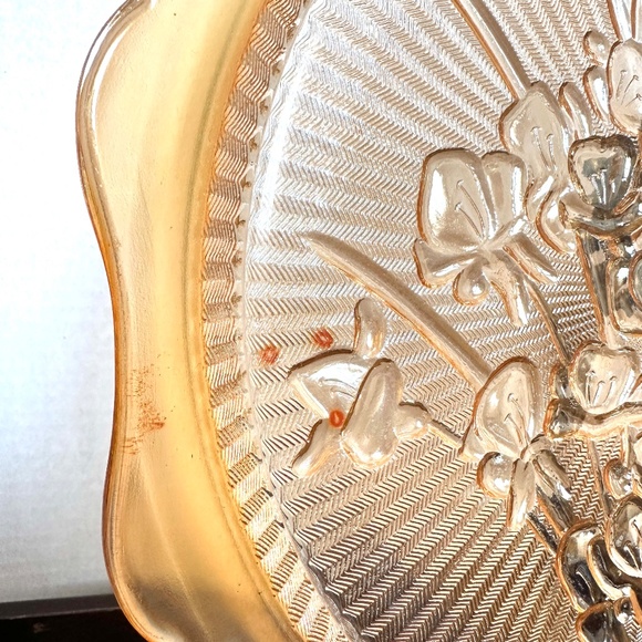 1950s Jeannette Glass Company Iris plate or tray - Picture 3 of 9